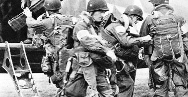 0100 82nd Airborne Drops