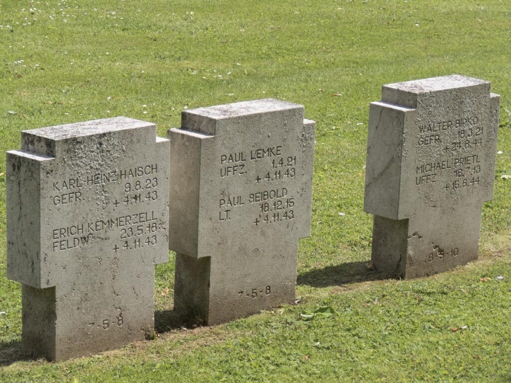 Champigny-Saint-André German War Cemetery