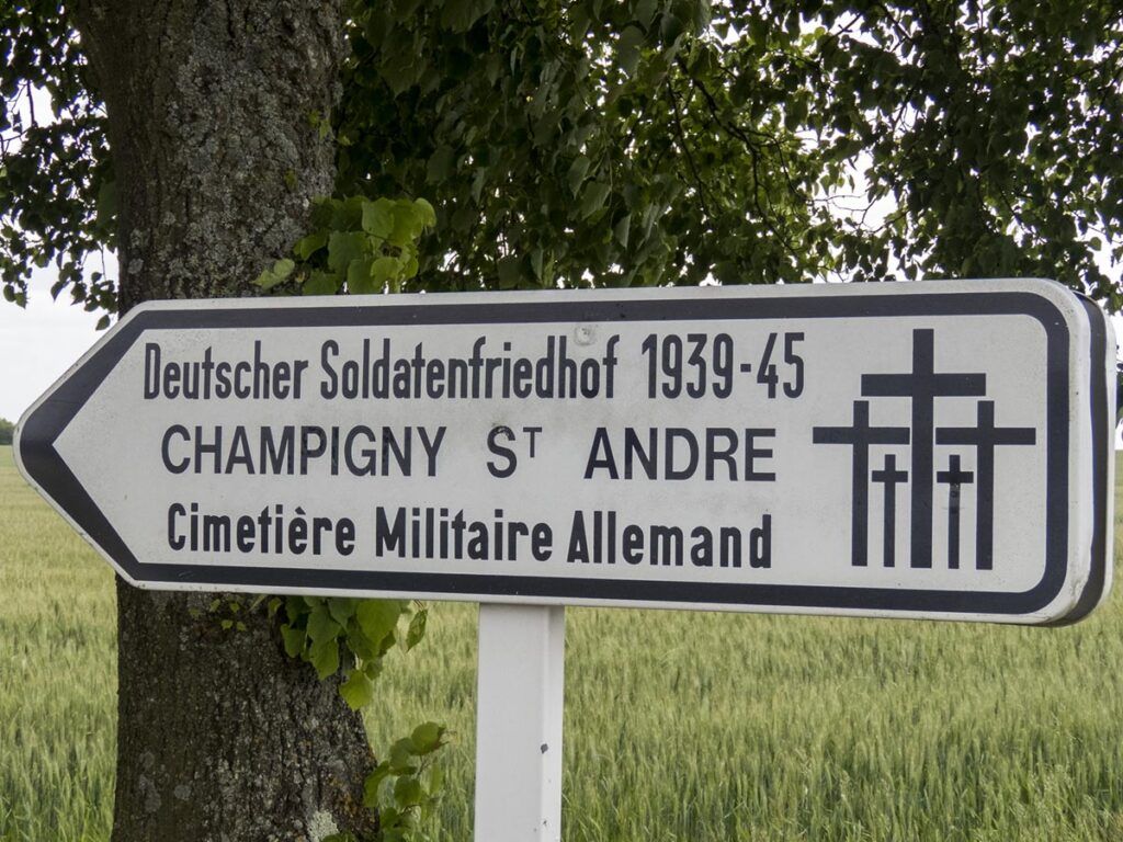 Champigny-Saint-André German War Cemetery