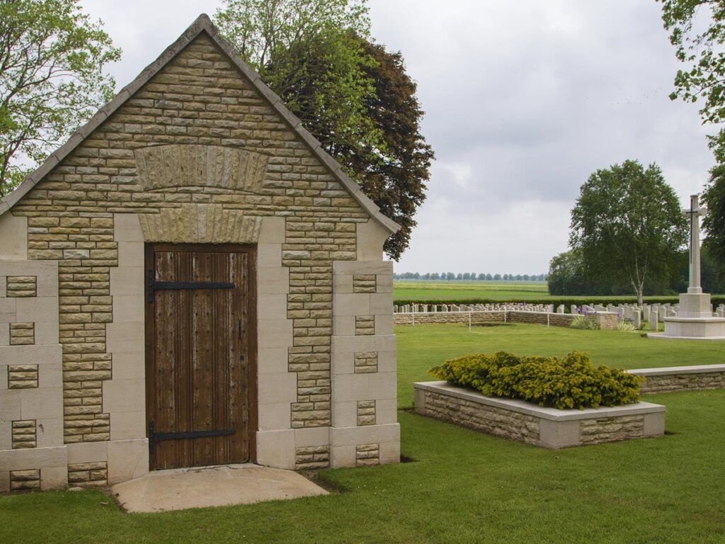 Fontenay-le-Pesnel War Cemetery
