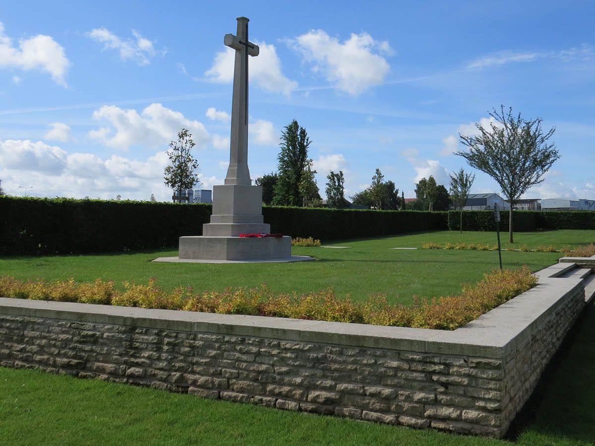 La Délivrande War Cemetery Travel Guide
