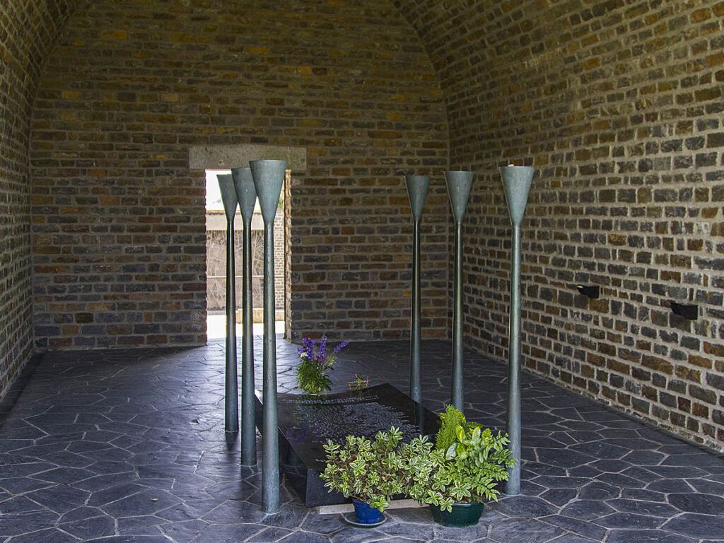 Mont-de-Huisnes German War Cemetery