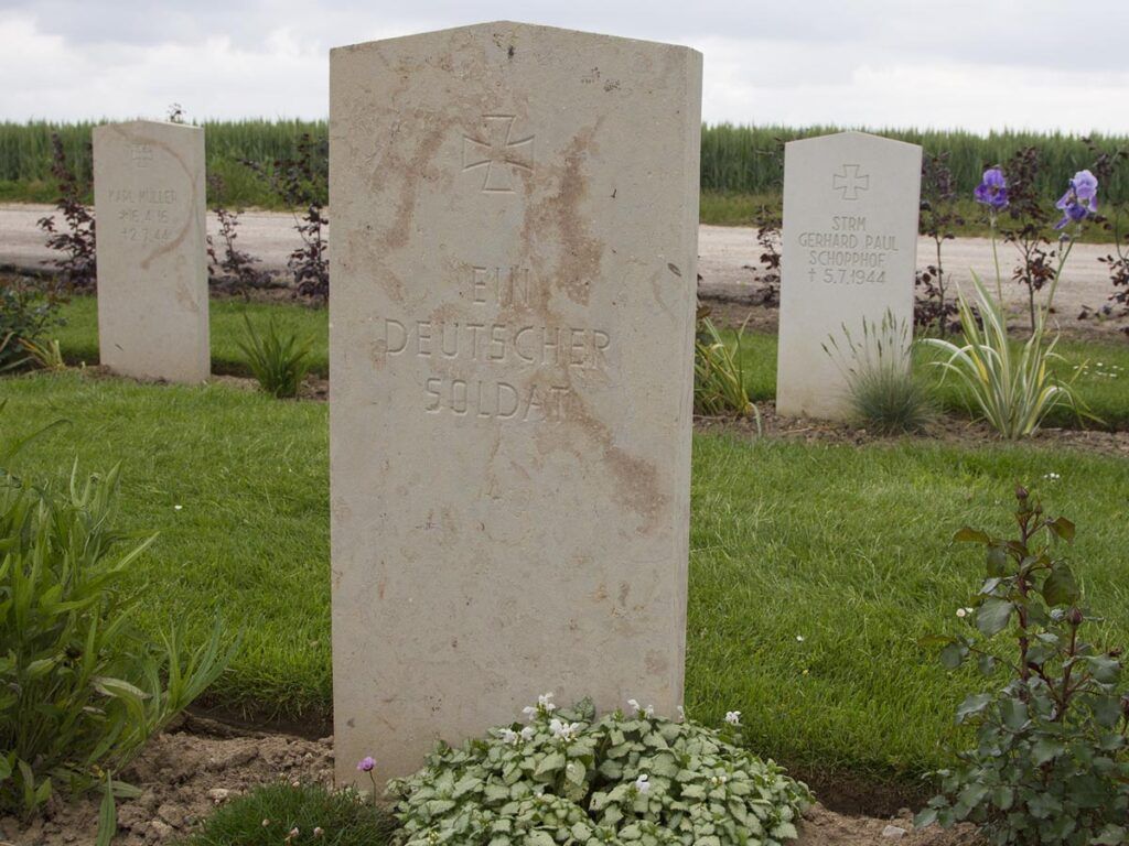 Secqueville-en-Bessin War Cemetery