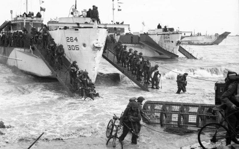 Soldiers of the Northumbrian Division, disembarking from their LCI's onto Gold Beach on June 6th, 1944