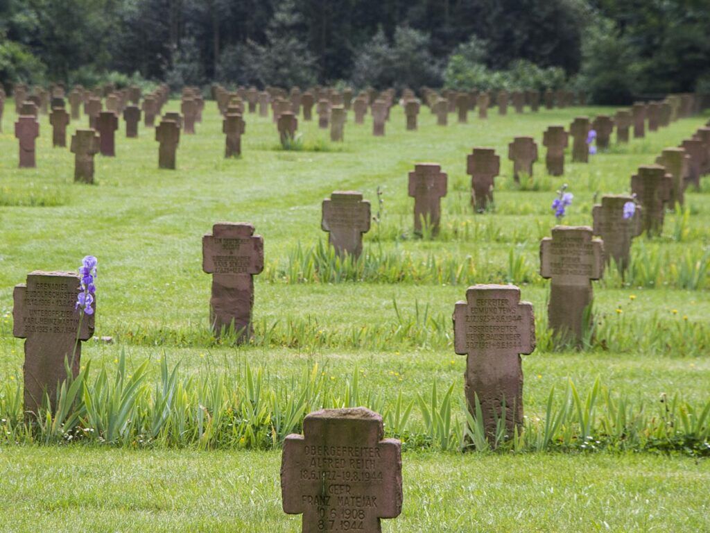 St-Désir-de-Liseux German War Cemetery Travel Guide