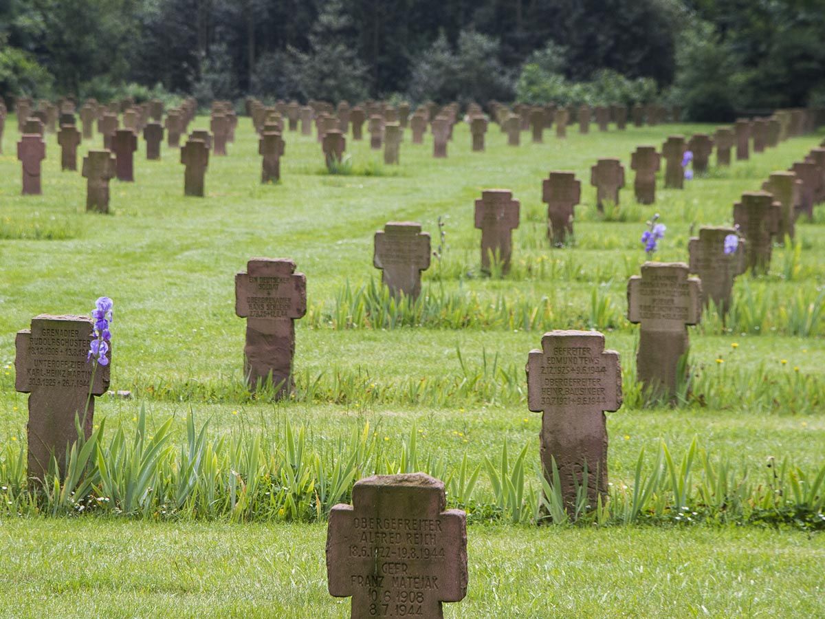 St-Désir-de-Liseux German War Cemetery Travel Guide